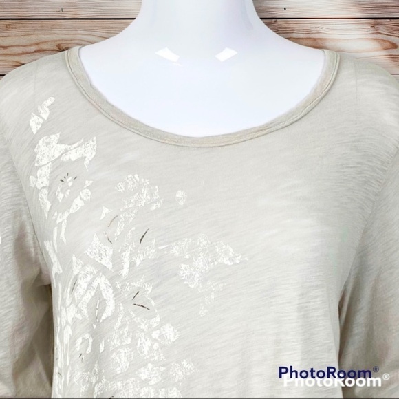 Anthropologie t.la over sized long sleeve crew tee with printed design sz Small - Picture 2 of 6